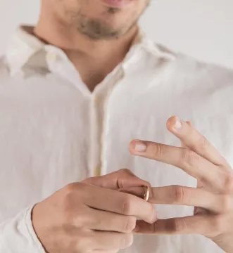 Какие обручальные кольца носят мужчины?