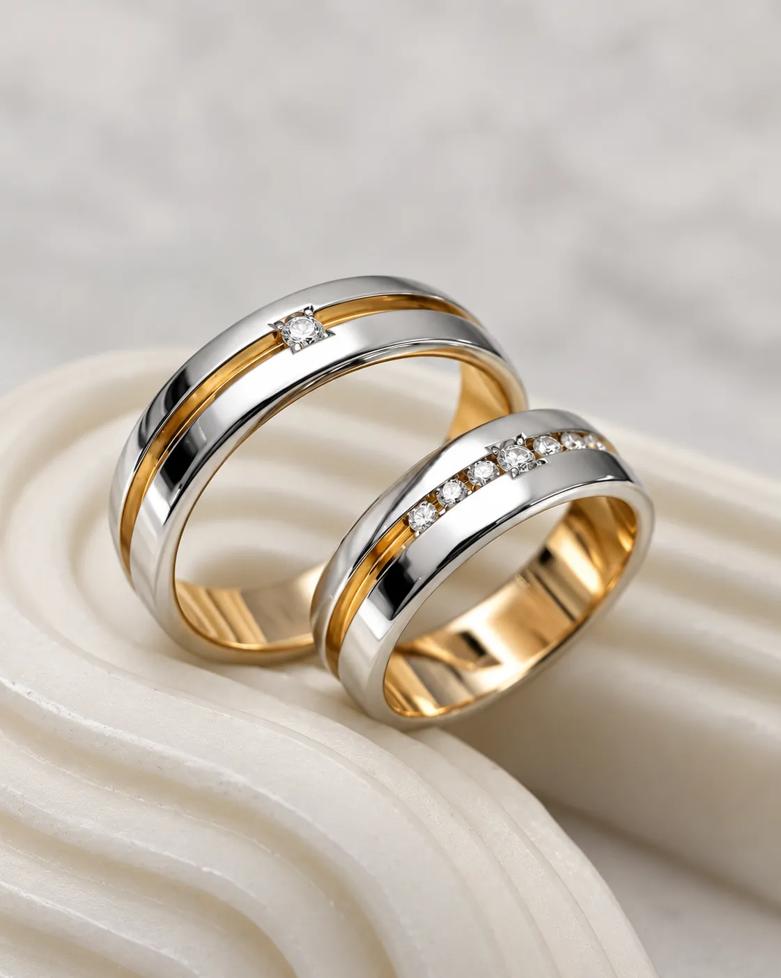 Обручальное кольцо из красного и белого золота 585 пробы