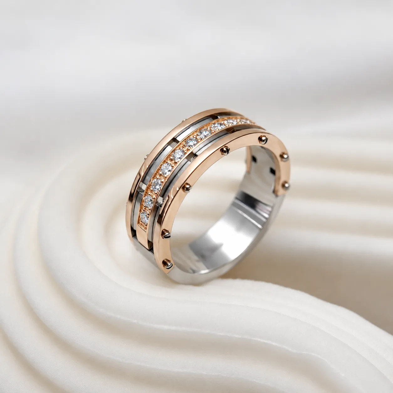 Обручальное кольцо из красного и белого золота 585 пробы