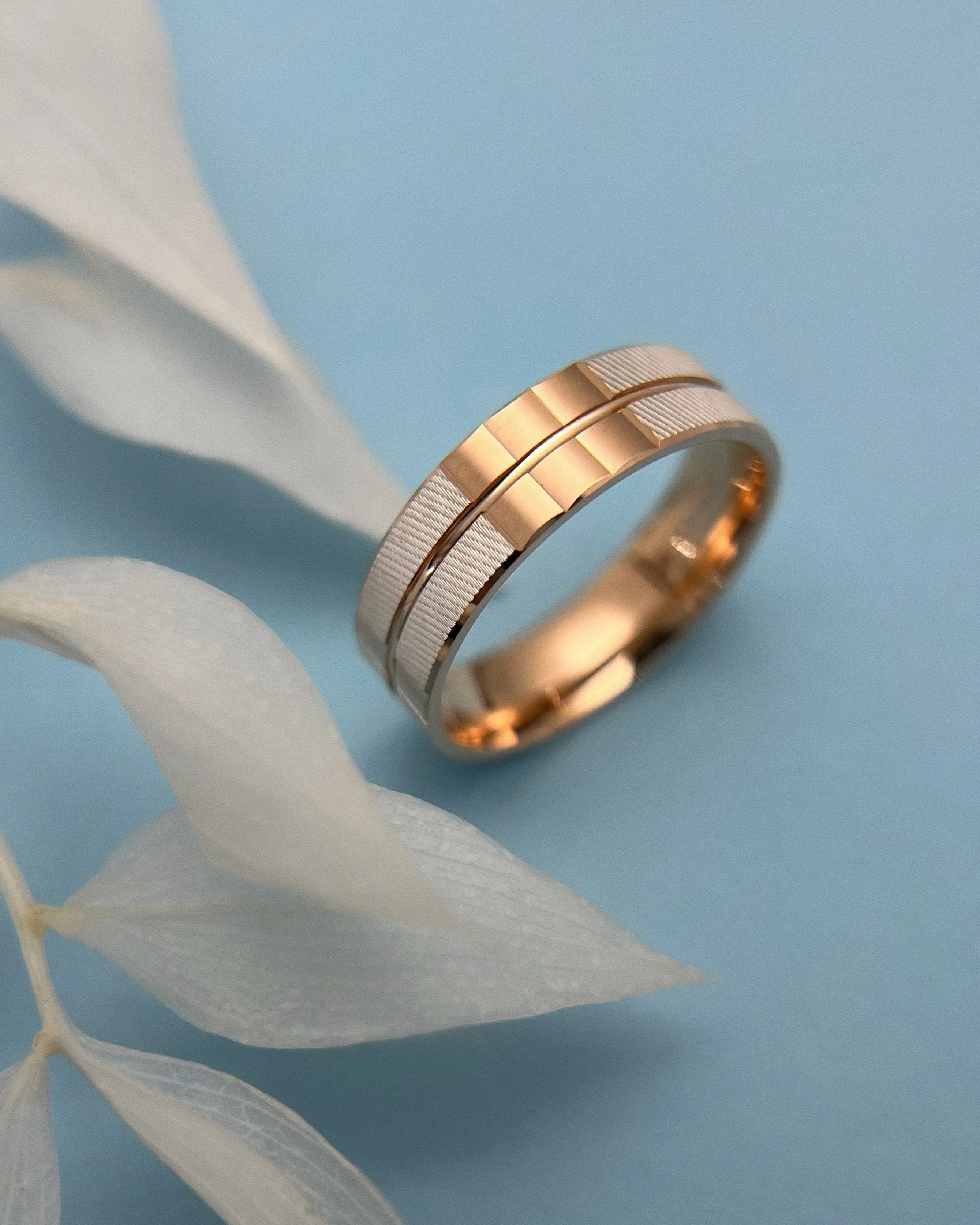 Обручальное кольцо женское, мужское из красного и белого золота 585 пробы